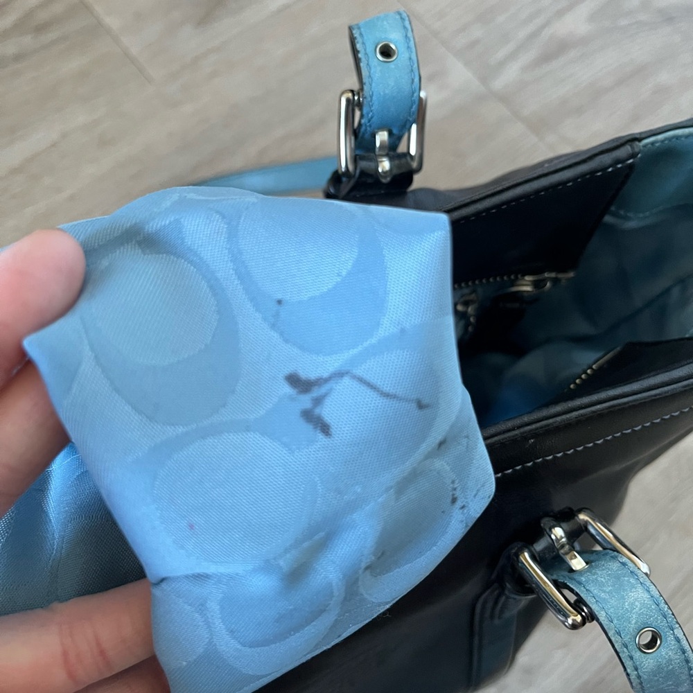 Coach 90s Black Leather Shoulder Bag - Picture 13 of 16
